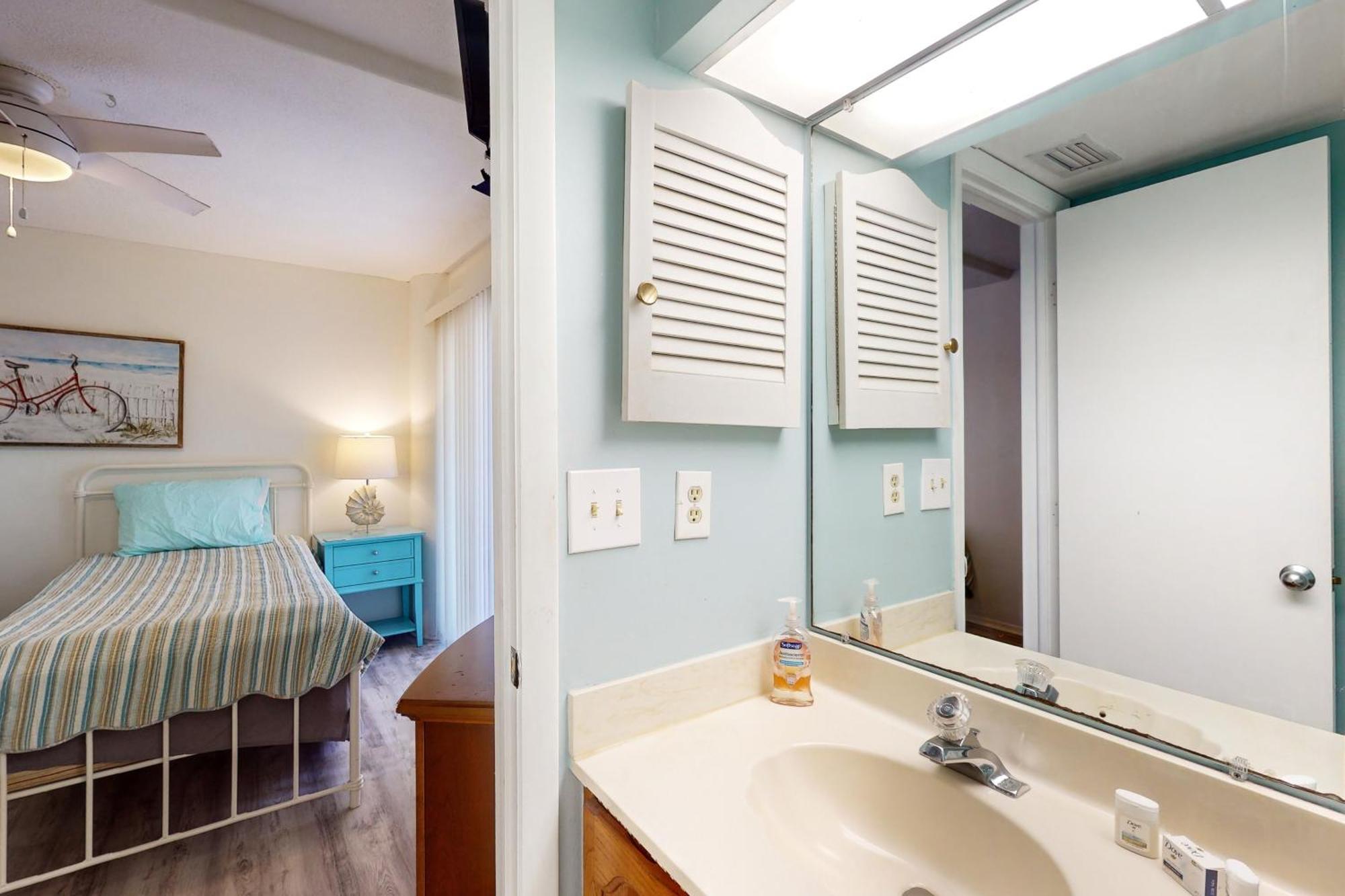 Ocean Breeze & Santa Maria Condos Fort Myers Beach Pokoj fotografie